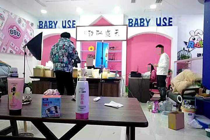 直播间里的“低价”黑幕：“价值上千”的翡翠进价30元，厂家特制次品湿巾专供直播带货