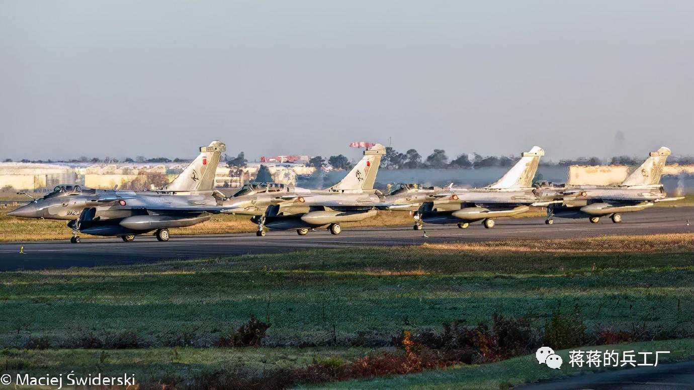 卡塔尔空军面临大问题，集齐三国战斗机，飞行员和基地数量都不够